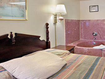 Motel Super 8 By Wyndham Ruston Habitación foto